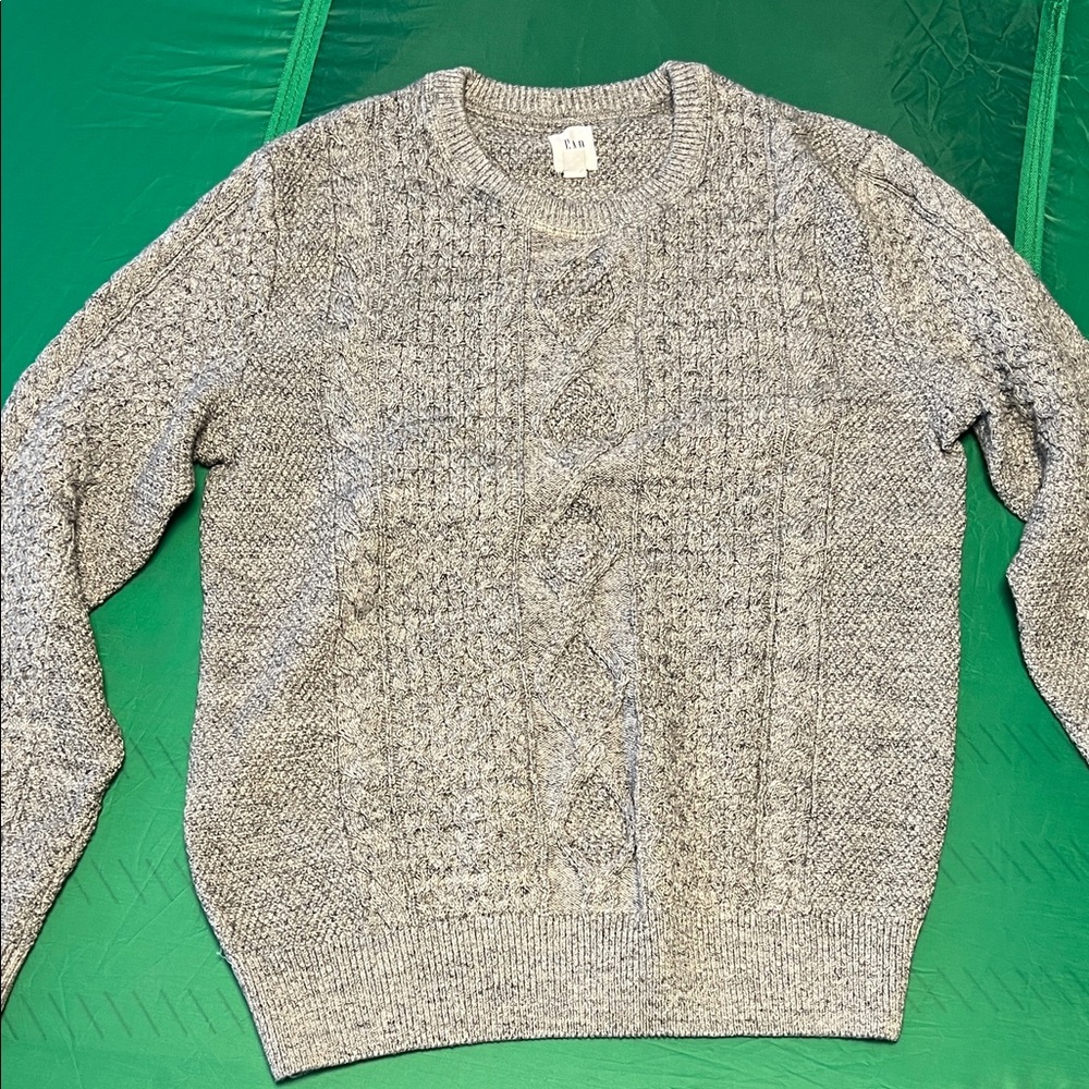 GAP Men's Textured Gray Crewneck Sweater